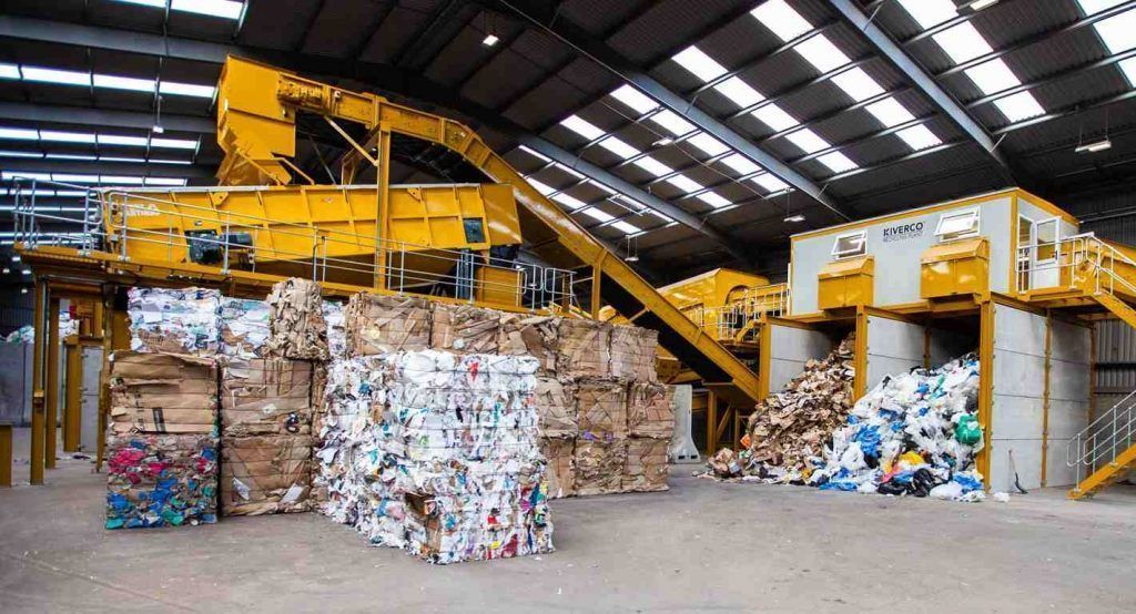 Descubre todos los beneficios económicos del reciclaje de material electrónico