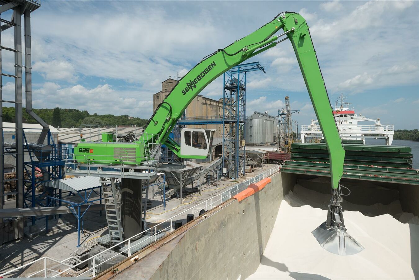 Manipulador SENNEBOGEN 835