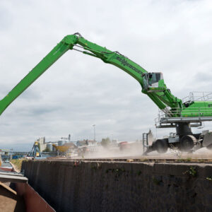 Manipulador portuario SENNEBOGEN 870