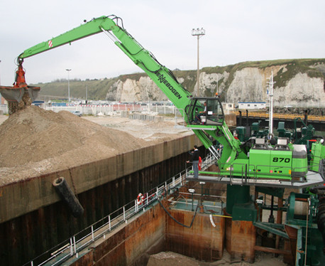 Manipulador portuario SENNEBOGEN 870 - Imagen 2