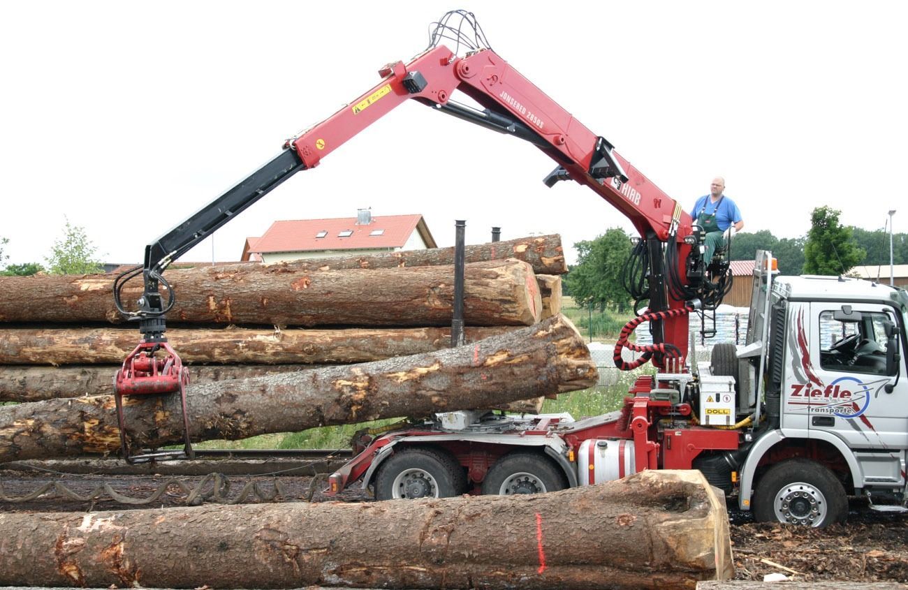 GRÚA FORESTAL JONSERED 2850S