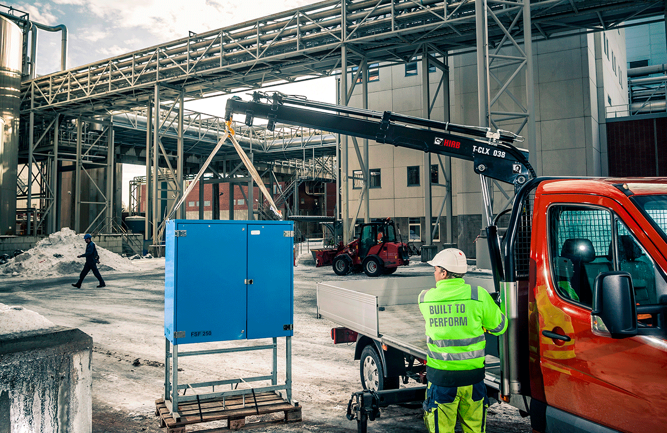 Grúa HIAB T-CLX 038