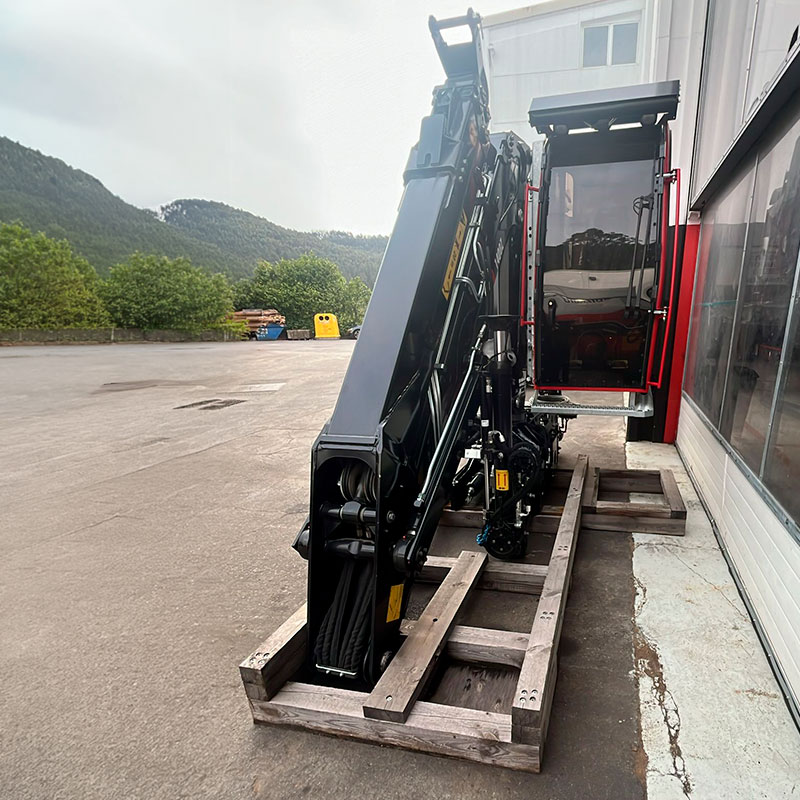 Jonsered J1400Z 95 con cabina - Imagen 3